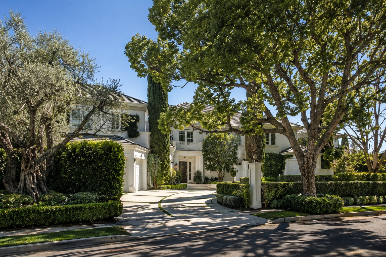 Luxury home in Toluca Lake